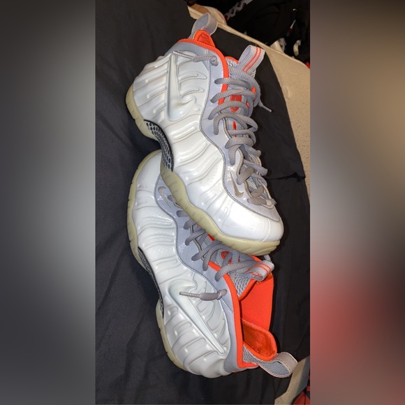 Jordan 6 Tinker Sz10 and Nike Foamposite Pure Platinum Sz9.5 - Picture 3 of 4